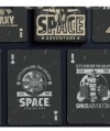 Cărți de figură Space Adventure cu navetă spațială și simboluri cosmice