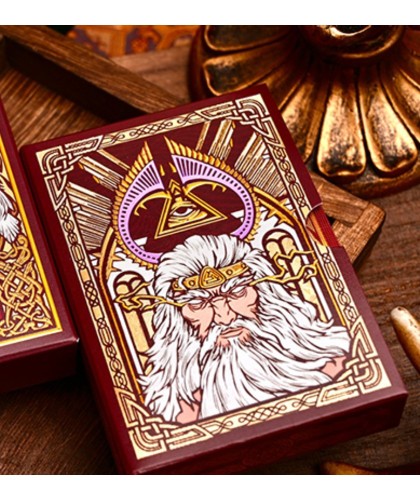 Odin Playing Cards – detaliu cutie cu elemente aurii embossate