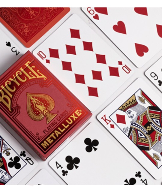 Bicycle Metalluxe Red Playing Cards – cărți față cu design clasic și finisaj premium