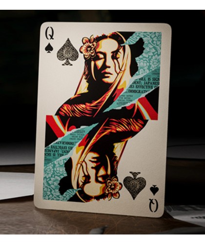 Carte Queen of Spades Obey Gold Edition design artistic Shepard Fairey