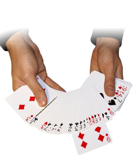 Face Away Deck – toate cărțile devin albe într-un truc de magie vizual cu Bicycle