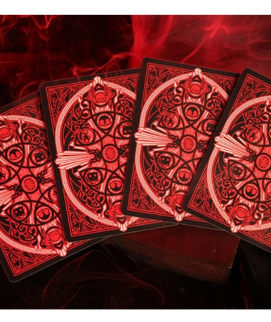 Cărți de curte din pachetul Mythic Divide Wrath of Darkness, cu personaje mitologice reinterpretate artistic