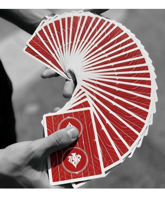 Evantai de cărți Cyril Playing Cards cu spate roșu, ideal pentru cardistry și manipulare vizuală