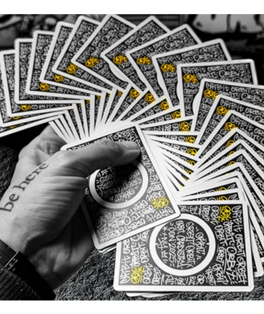 CC Orbit 4th Edition Playing Cards – fan de cărți cu design grafic Orbit