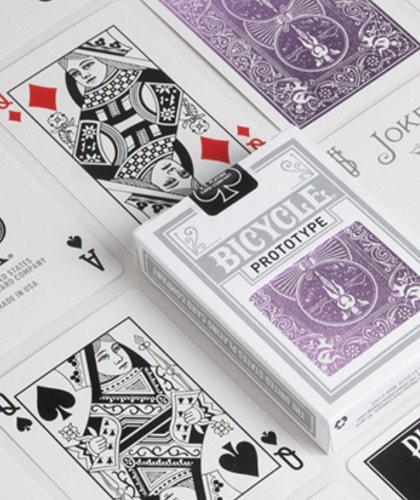 Bicycle Prototype Playing Cards – cărți de joc etalate cu fețe clasice și spate ornamental